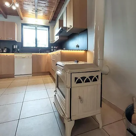 Stunning In With Kitchen Сasa de vacaciones *